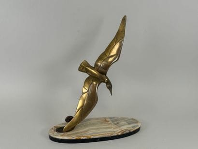 JAMAR (XXe).
La mouette.
Sujet en bronze,...