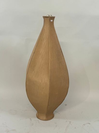 Lampe ou lampadaire à poser en tissu et métal.
H....