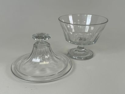 Drageoir en cristal à décor de torses.
H....