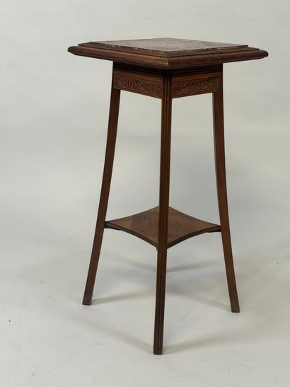Small molded wood sellette, marble top, spacer...