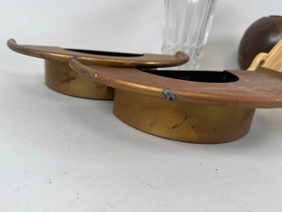 Lot comprising two vases, one of which is...