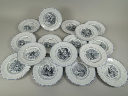GIEN.
Set of sixteen fine earthenware plates...