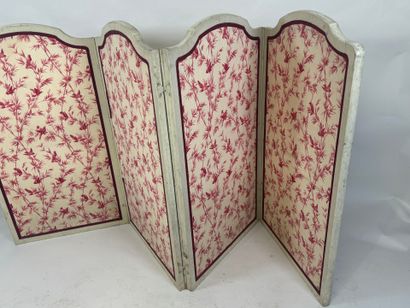Four-leaf folding screen in molded and lacquered...