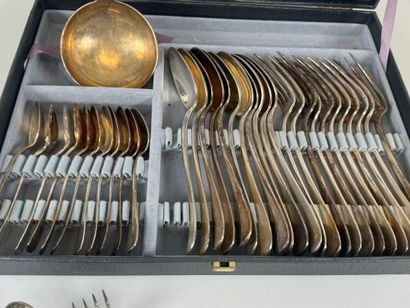 Partie de ménagère en métal argenté, modèle...