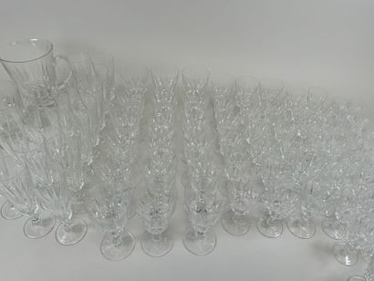 Importante partie de service de verres en...