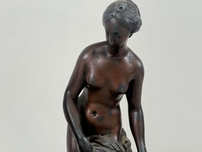 École, XIXe.
Femmes au bain.
Paire de sujets...