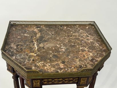 Small gilded brass and veneered canted table,...