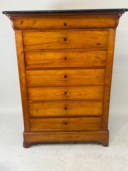 Semainier in molded wood, black marble top.
147...