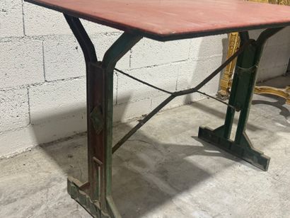 Rectangular bistro table, metal top, cast-iron...