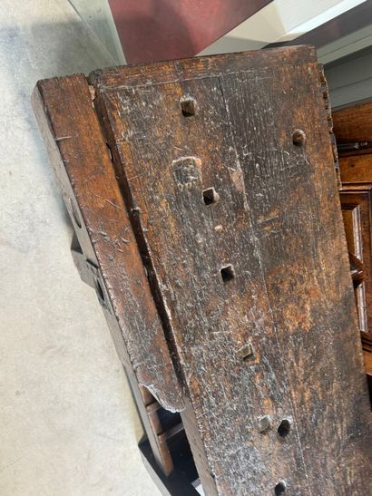 Large wooden workbench with vice.
82 x 176...