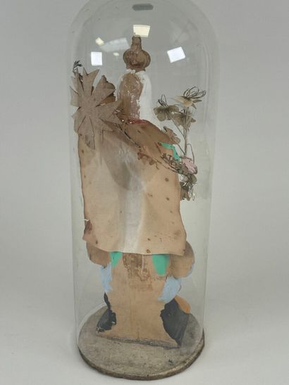 Globe en verre bombé, l'intérieur figurant...