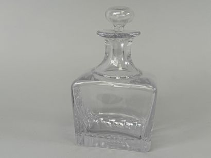 Petite carafe en cristal taillé.
H. 19,5...