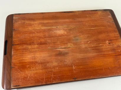 Grand plateau à deux prises en bois et marqueterie...