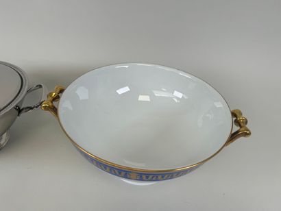 HAVILAND.
Modèle Saint-Honoré.
Soupière en...