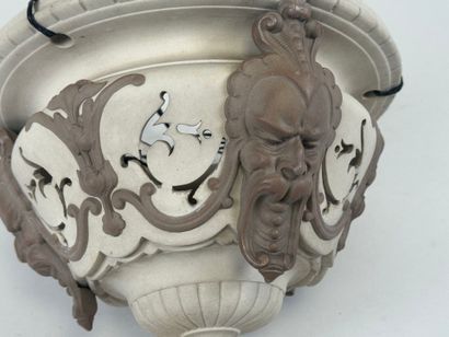 SARREGUEMINES.
Openwork stoneware pendant...