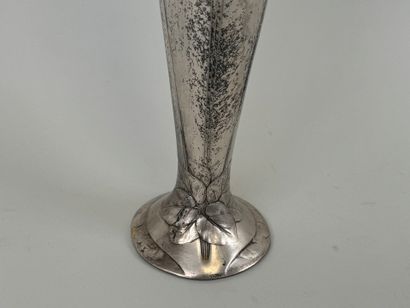 GALLIA.
Vase with two silver-plated metal...
