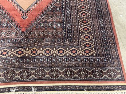 PAKISTAN, 20th century.
Hand-knotted wool...