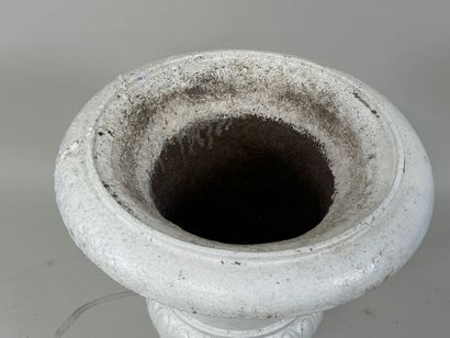 Painted cast-iron garden basin with gadrooned...