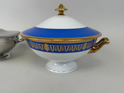 HAVILAND.
Modèle Saint-Honoré.
Soupière en...