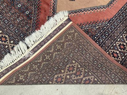 PAKISTAN, 20th century.
Hand-knotted wool...