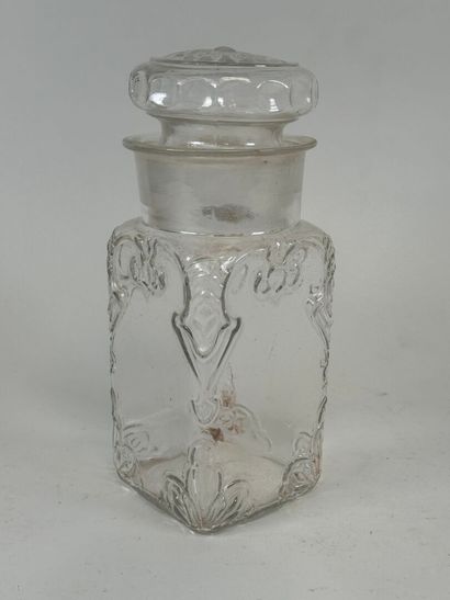 Bocal de magasin en verre à décor de motifs...