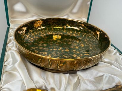 MAZEAU Frères à Sèvres.
Coupe circulaire...