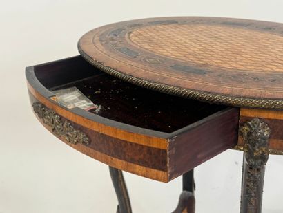 Small pedestal table in veneer and marquetry,...
