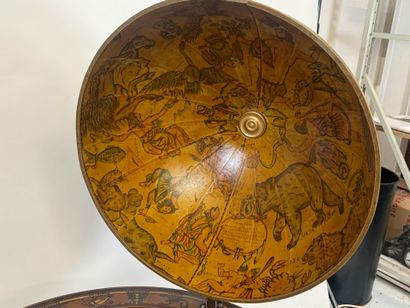 Molded wood bar decorated with a polychrome...