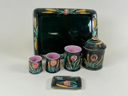 Smoker's set in polychrome earthenware decorated...