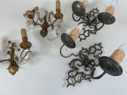 Deux paires d'appliques en bronze, laiton...