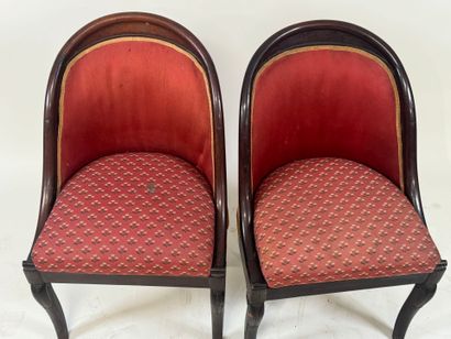 Paire de chaises gondoles en acajou, la garniture...