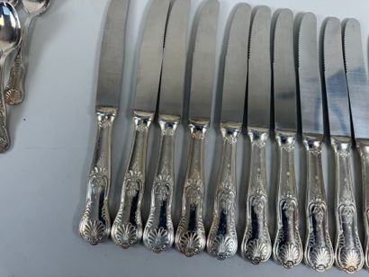 Partie de ménagère en métal argenté à décor...