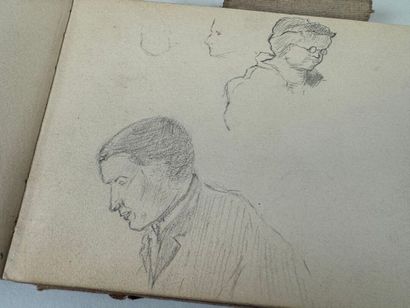 Petit carnet de dessins ou croquis au crayon.
Environ...