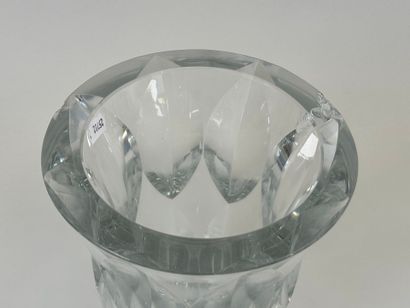 SAINT LOUIS.
Modèle D'ARTAGNAN.
Vase en cristal...