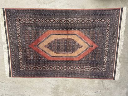 PAKISTAN, 20th century.
Hand-knotted wool...