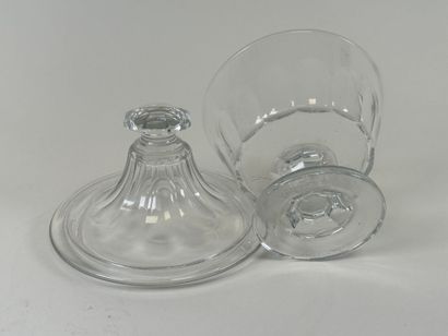 Drageoir en cristal à décor de torses.
H....
