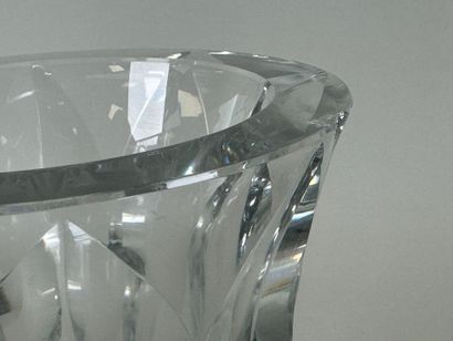 SAINT LOUIS.
Modèle D'ARTAGNAN.
Vase en cristal...