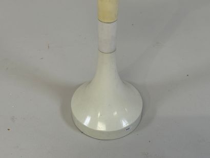White plastic and metal ashtray.
Italian...