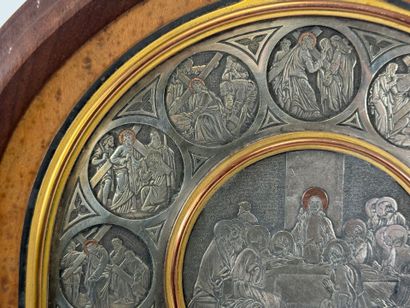 Cadre en métal, cuivre et laiton figurant...