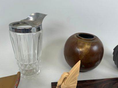 Lot comprising two vases, one of which is...