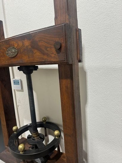 BERTRAND FRERES et Cie in Paris.
Large wood,...