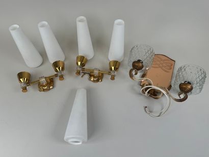 Paire d'appliques à deux bras de lumière...