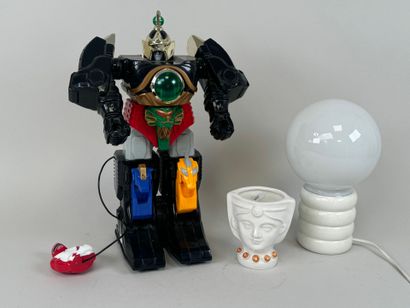 Lot including:
- POWER RANGERS Empire.
Plastic...