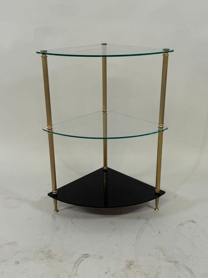 Étagère encoignure en verre et laiton à trois...