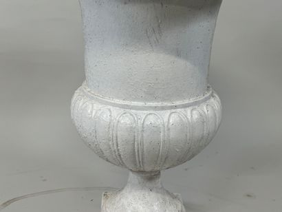 Painted cast-iron garden basin with gadrooned...