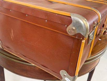 Large suitcase in wood, imitation leather...