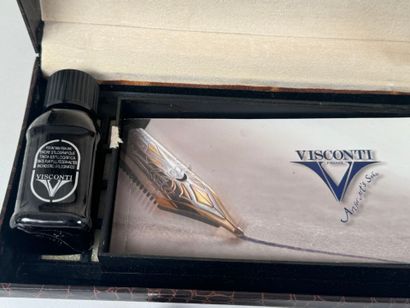 VISCONTI.
Opera.
Fountain pen in marbled...