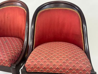 Paire de chaises gondoles en acajou, la garniture...