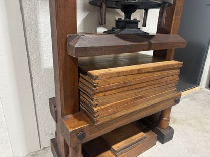 BERTRAND FRERES et Cie in Paris.
Large wood,...