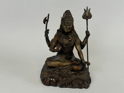 INDIA, 20th century.
Shiva in patinated bronze.
23...